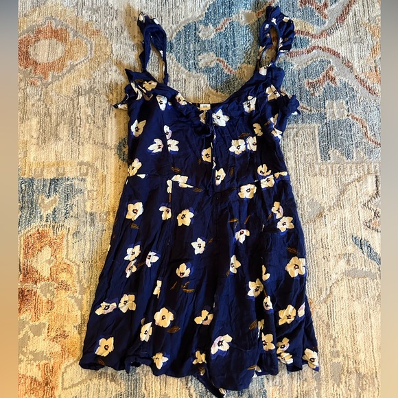 Billabong Pants - Billabong Floral Navy Blue Romper sz Small